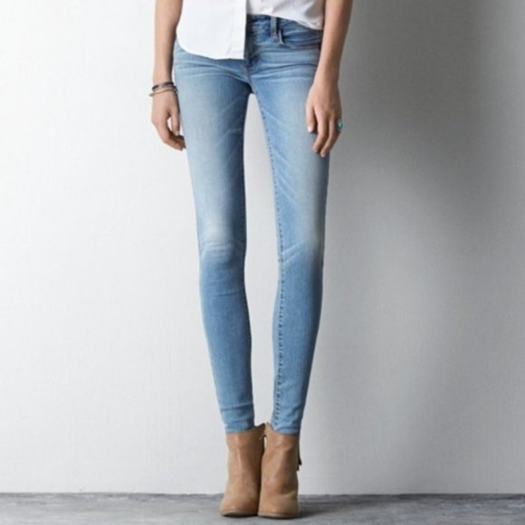 American Eagle Outfitters Denim - American Eagle Skinny  Mid/Low Rise Jeans Light Wash Size 4 Short